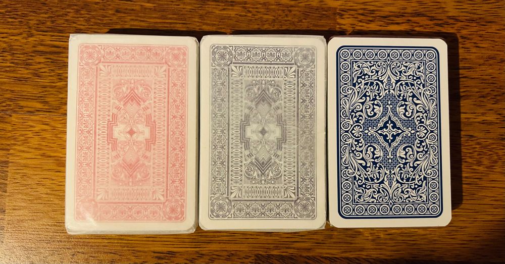 Чисто нови тестета карти