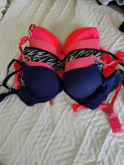 Сутиени различни модели