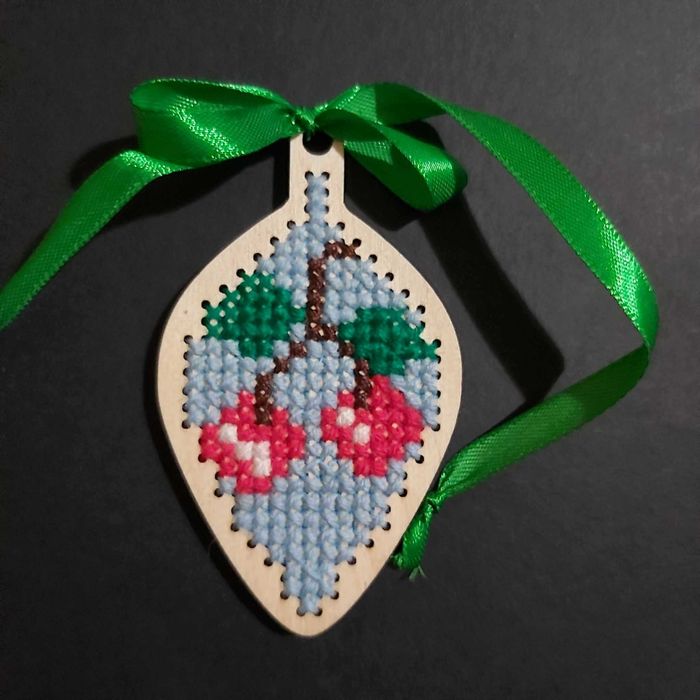 Brelocuri, accesorii cusute manual