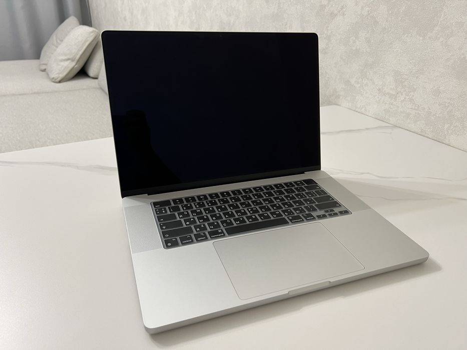 Продаю MacBook Pro 16