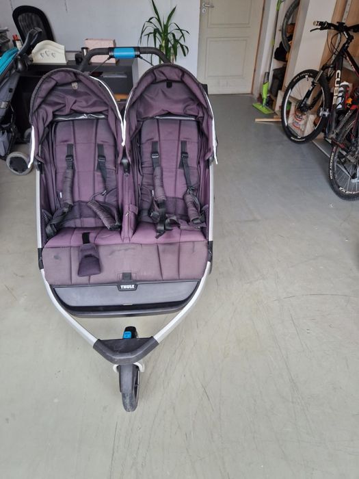 Carucior pentru gemeni Thule
