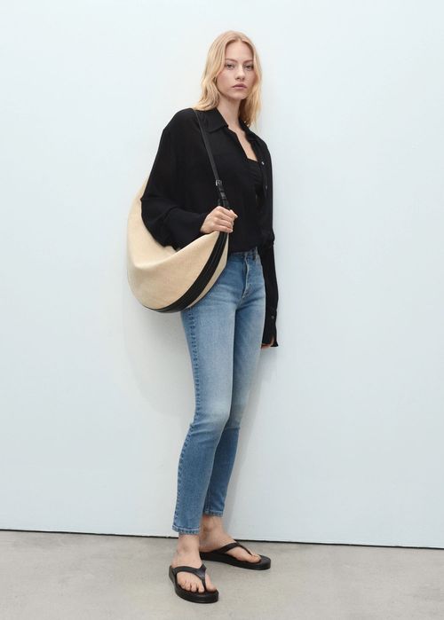 MANGO. Испания. Большая овальная льняная сумка