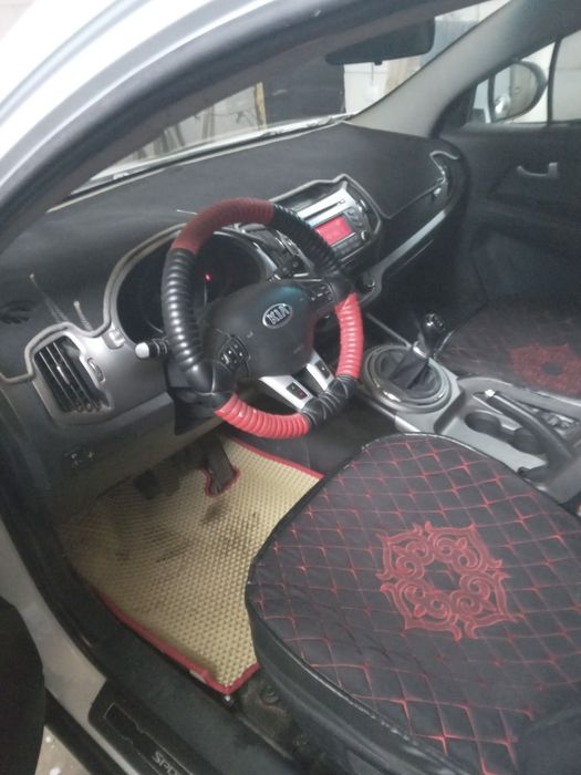 Продам авточехлы .