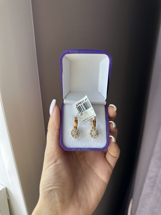 Продам золотые серьги фианит