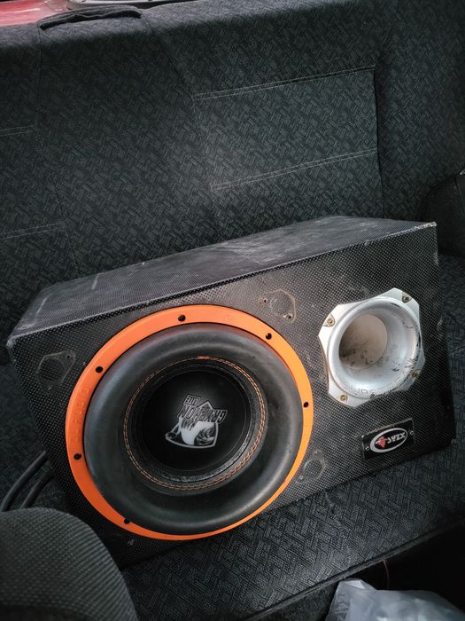 Сабвуфер   . . .