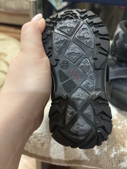 Продам зимние ботинки