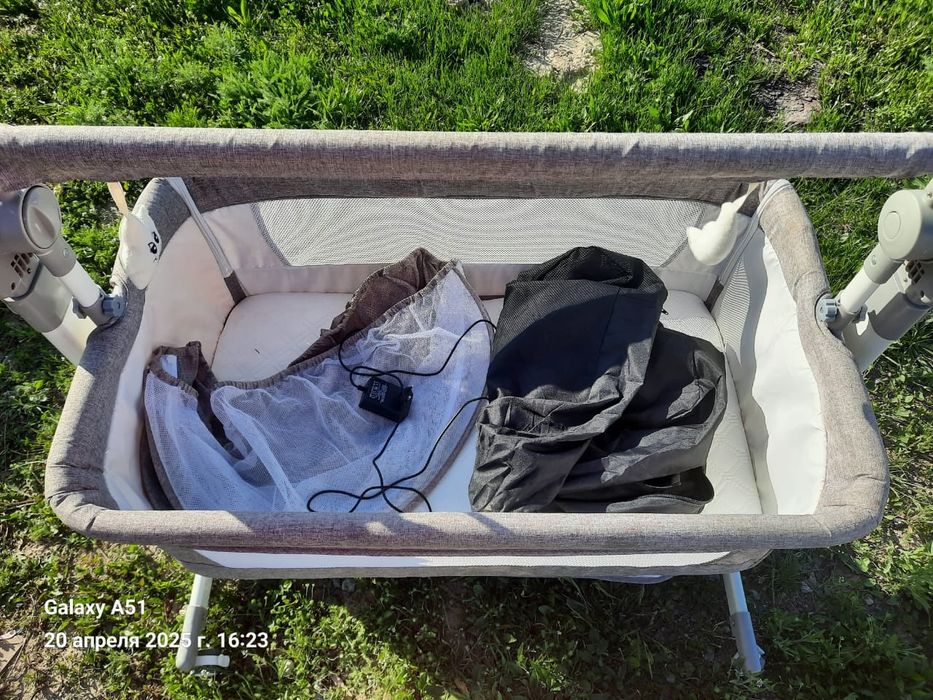 Манеж калыбель с пультом управление