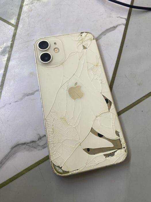 Продам iPhone 12 mini 64 ГБ