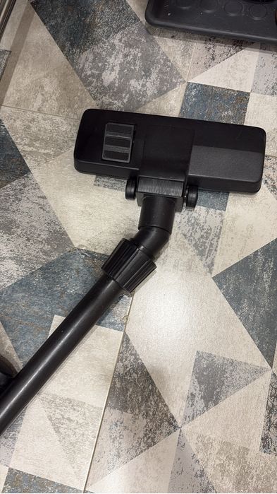 Продам пылесос LG