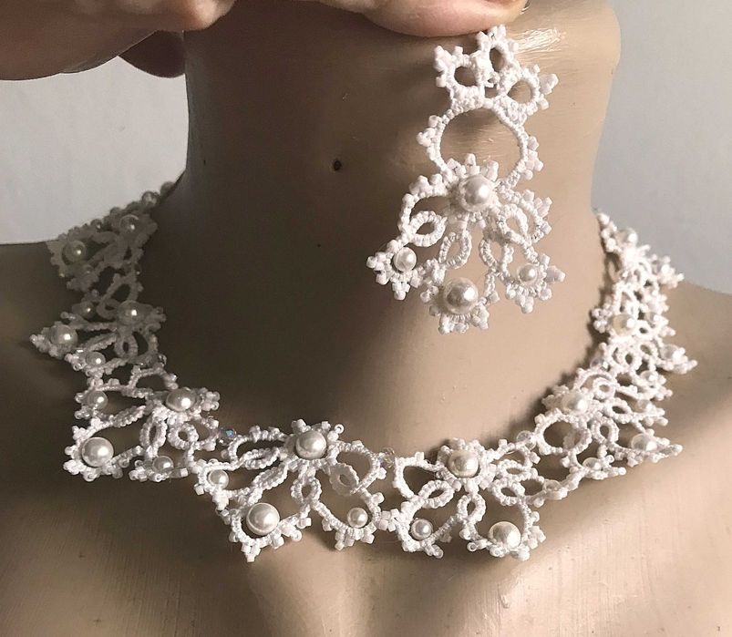 Colier si cercei lucrati manual in tehnica tatting (c 2 suveici mici)