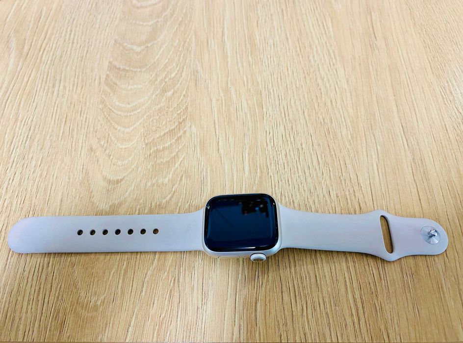 Apple Watch 8, 41mm, Starlight Alu Case, Starlight Sp Band, S/M, 100%