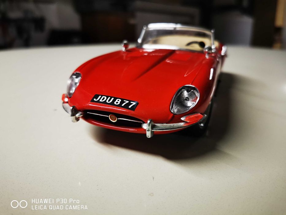 Модели 1:18 колички