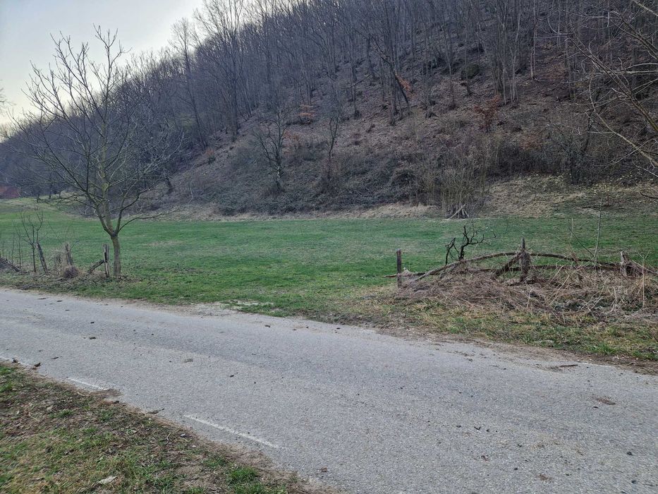 Teren intravilan de vanzare