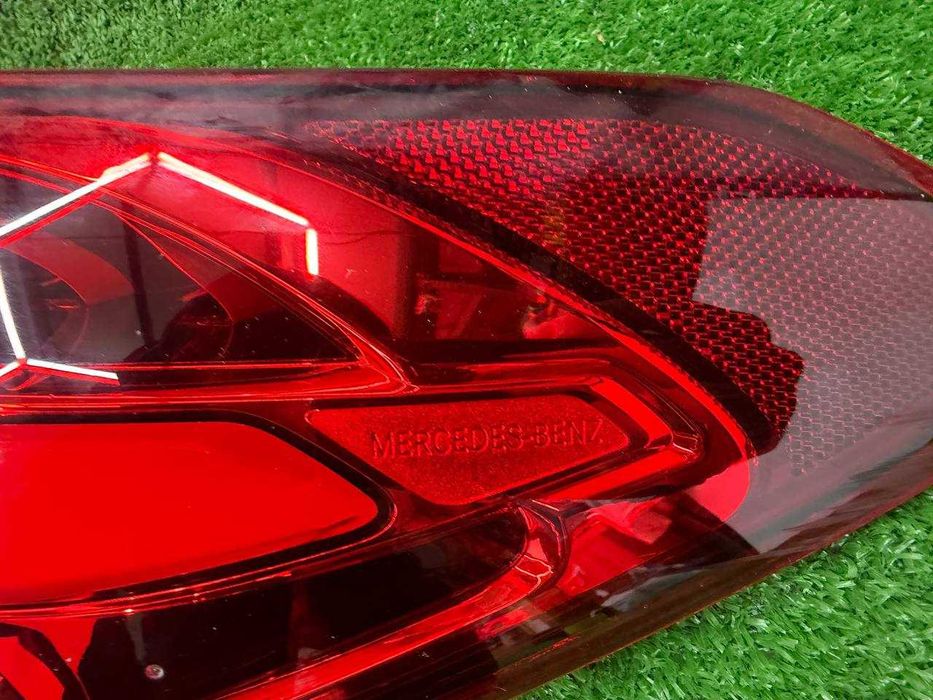Stop dreapta LED Mercedes Benz Clasa C Sedan (W206) A2069063400