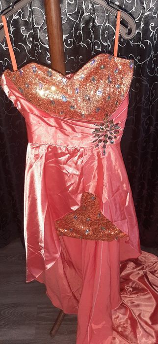 Rochie eleganta cu trenă