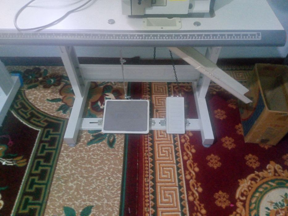 Averlok mashinasi sotiladi