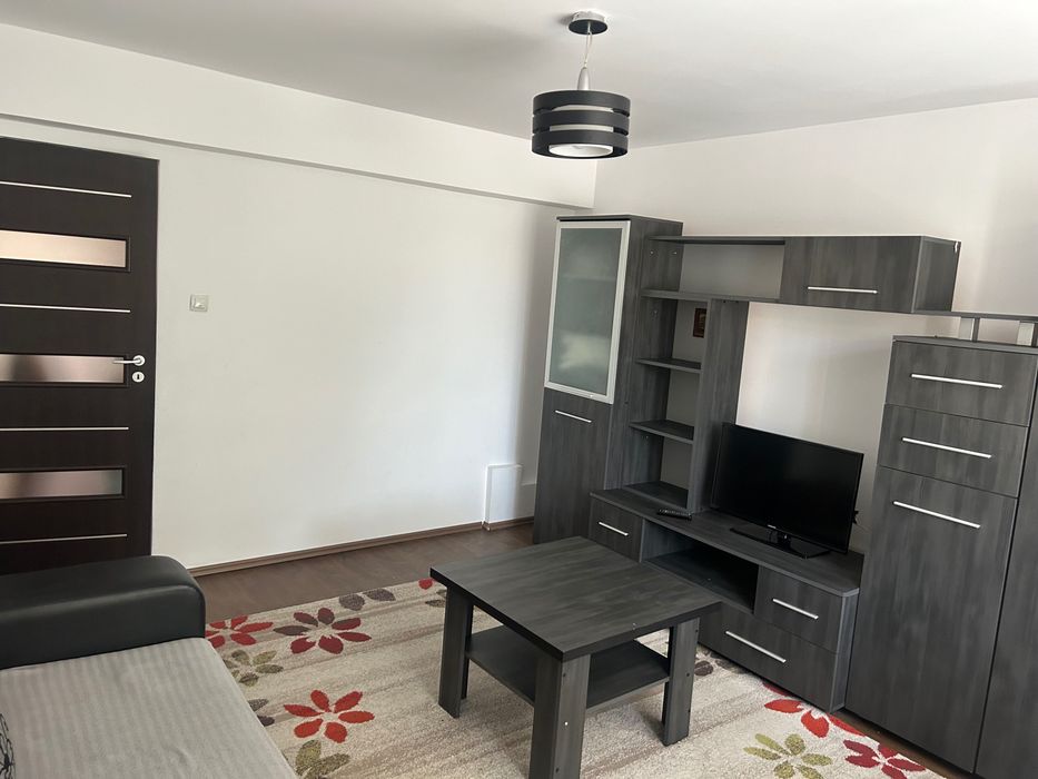 Inchiriez apartament central 2 camere