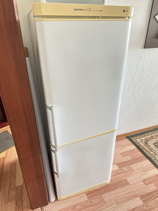 Продам холодильник LG ExpressCool 165см