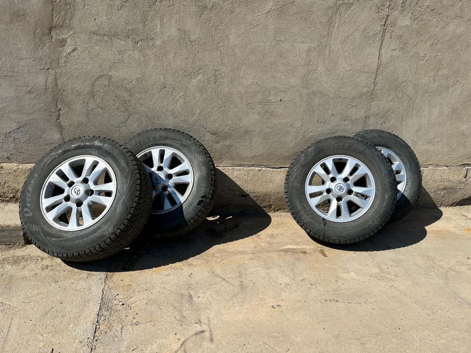 Продается зимние шины с дисками