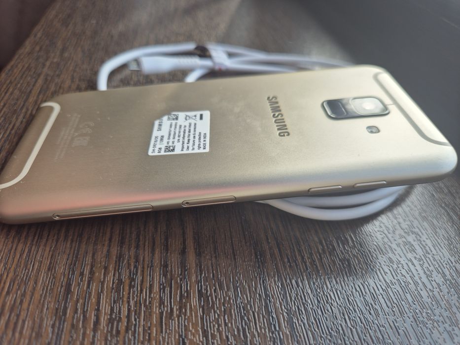 Продаю телефон б/у