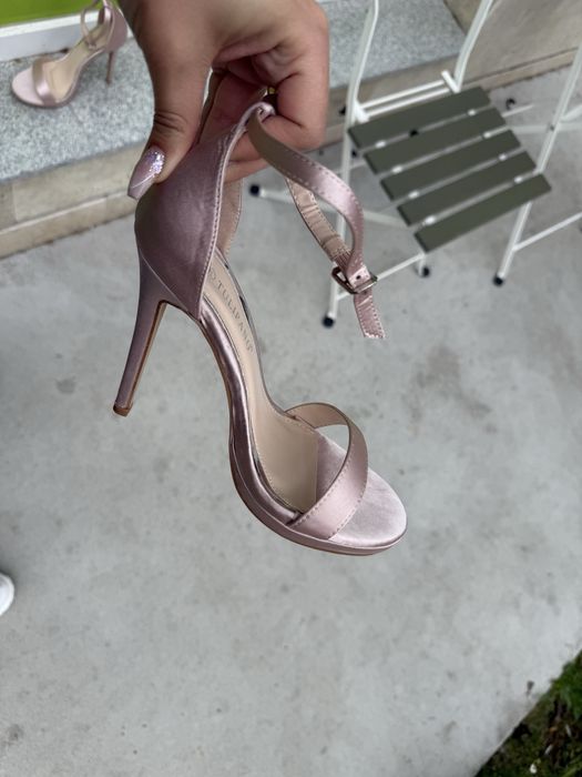 Сатенени розови обувки