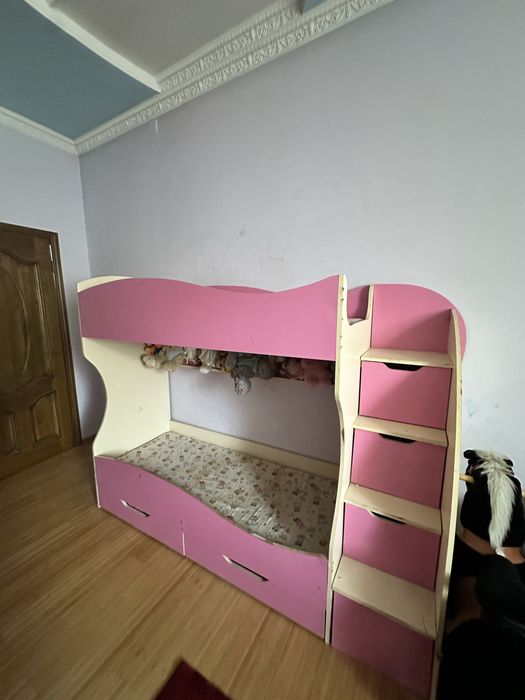Продам двухярусную кровать