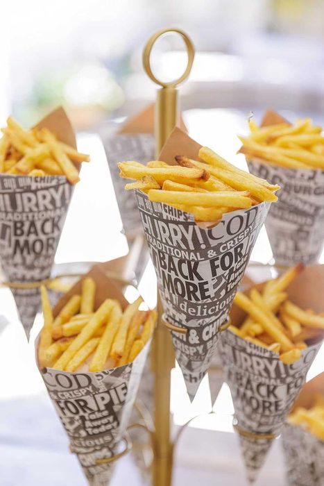 Suport pentru servire etajat Artesa,oțel inoxidabil,54 cm, fără pahare