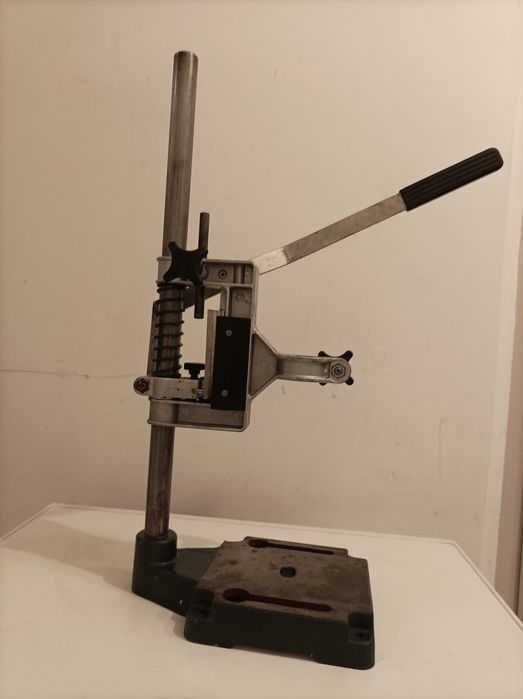 Стойки за бормашини български захват 43 мм.