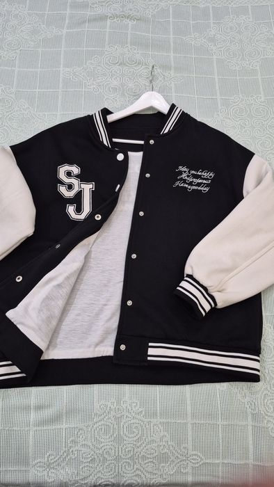 Продам бомбер тёплый