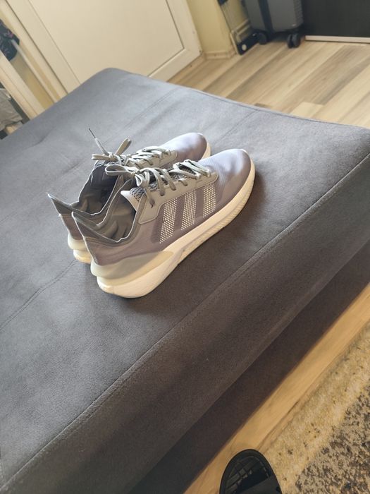 Adidași Boost Avryn Adidas SPORTSWEAR