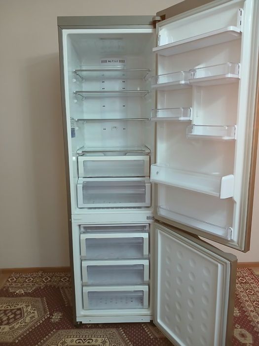 Продаётся холодилник самсунг