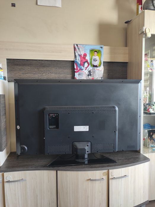 LED Телевизор TCL 48 инча