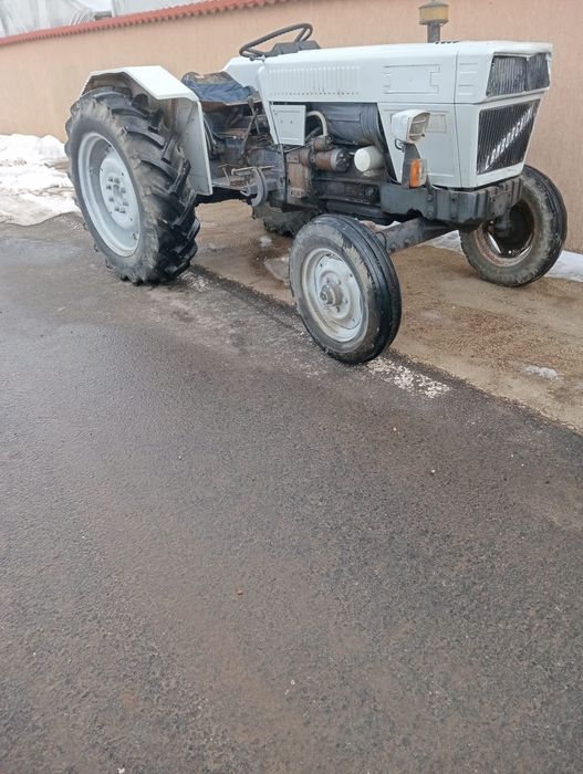 Vând Tractor Lamborghini