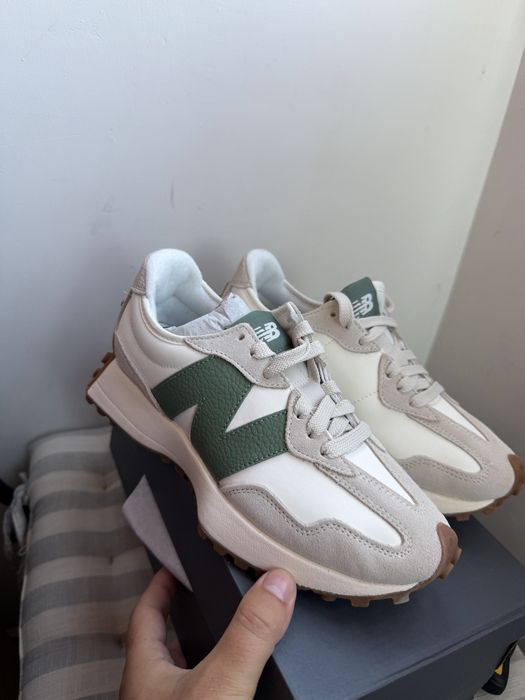 New Balance 327 alb cu logo N verde piele 100% marimea 40.5 noi originali