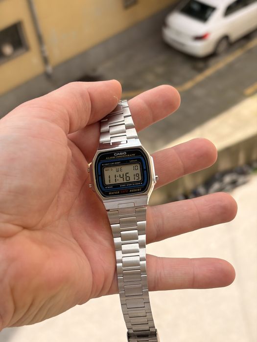 Часовник CASIO A164W - чисто нов!