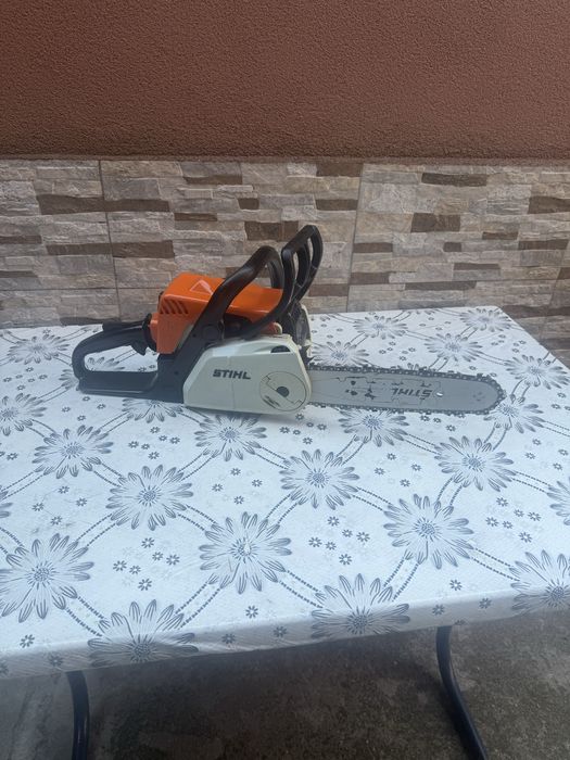 Бензинова резачка за дърва STIHL MS 180 C