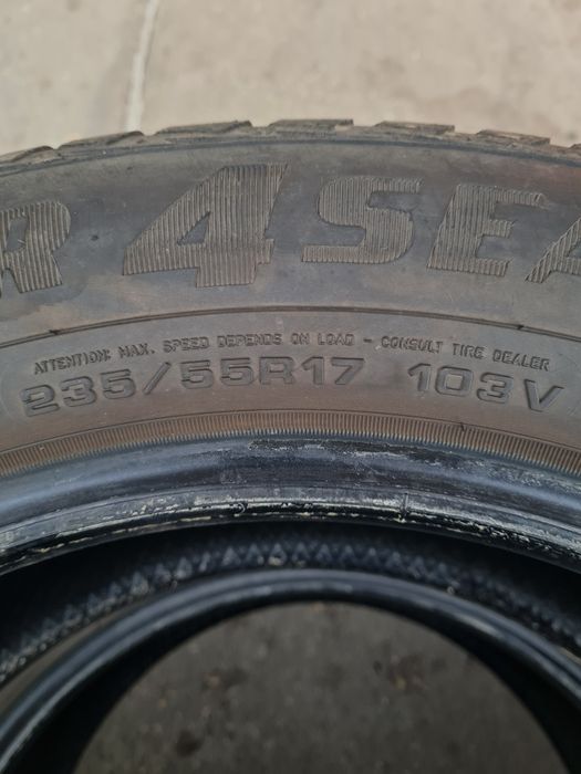 Всесезонни гуми 2 броя GOODYEAR Vector4seasons 235 55 R17 дот 1719