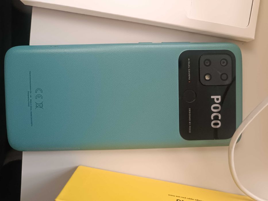 Телефон Poco C40
