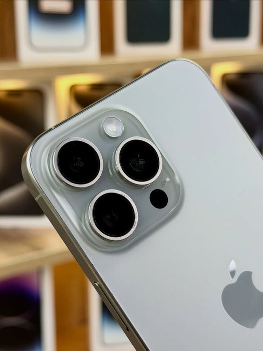 iPhone 15 Pro Max Natural