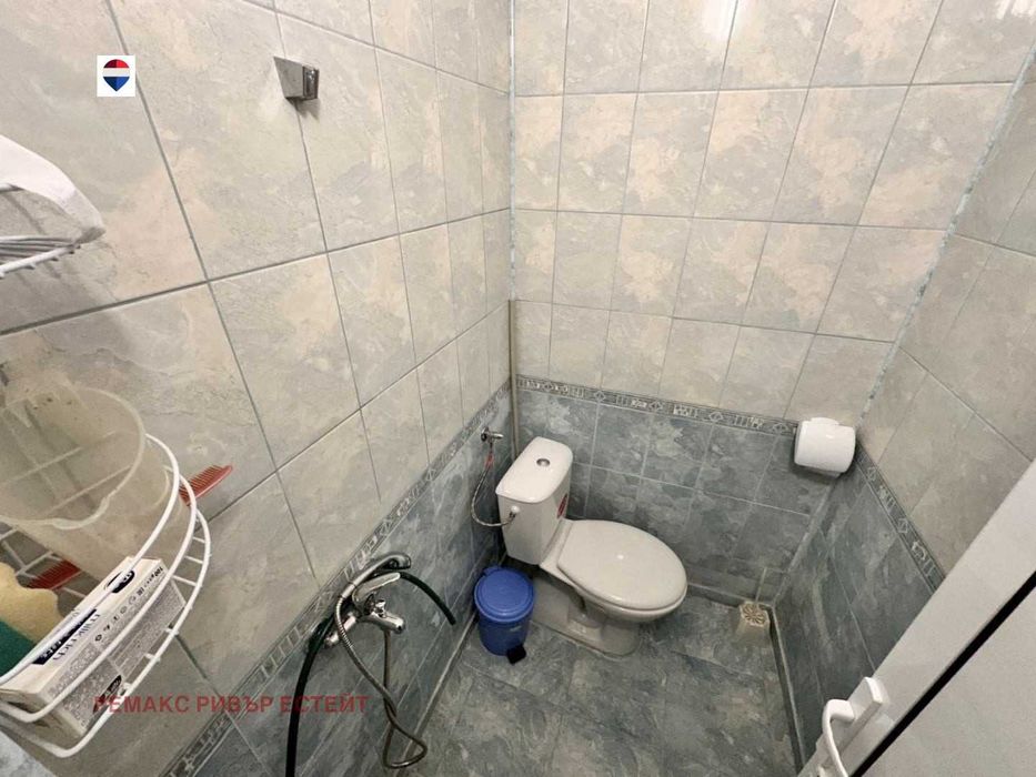 Къща на два етажа за продажба с. Червен