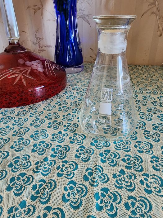 Бутылки,банки,колбы