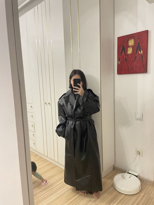 Плащ черный Nume