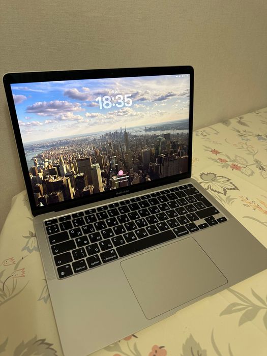 MacBook Air 13, m1, 8/256gb