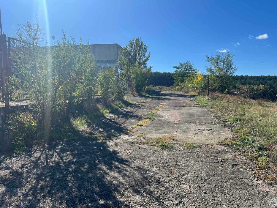 Продава се Промишлена сграда в Казанлък - 16466 кв.м за 93 €/кв.м - Снимка #12