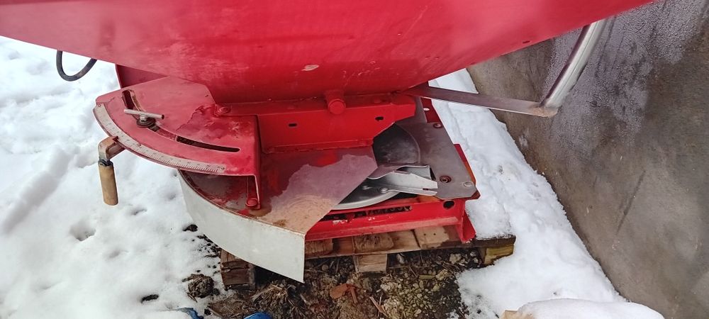 Imprastietor îngrășăminte