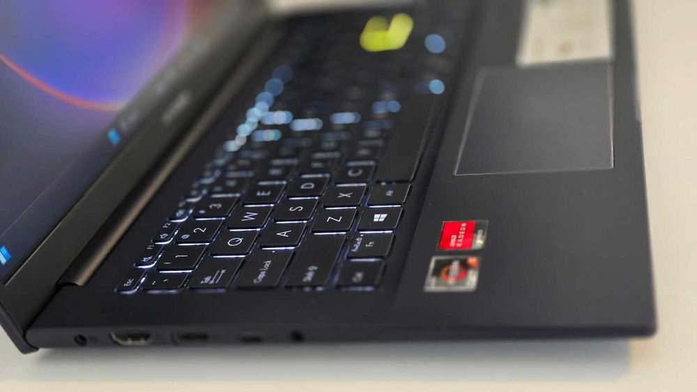 Laptop Asus Vivobook 14 M413 AMD Ryzen 5 impecabil