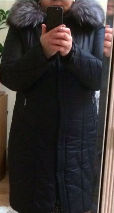 Продаю пуховик с песцом