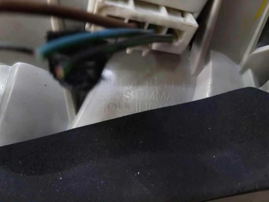 Stop tripla lampa stanga aripa bmw seria 3 e46 084441926l
