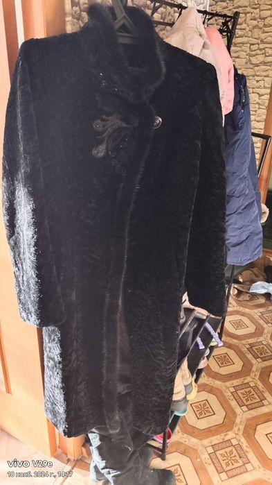 Шуба черная, мутон