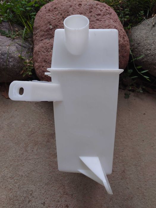 Бачок  омывателя  ласетти 1.8